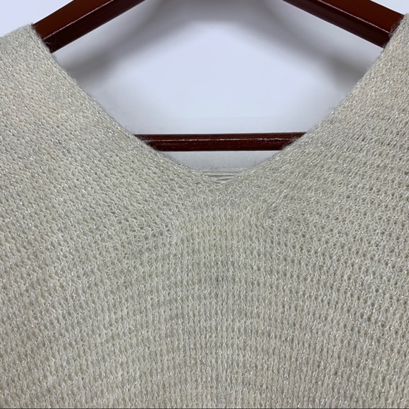 Maurices Ivory Cream Silver Fleck Gray Ombré Soft Knit Tassel Shawl Size OS - Picture 9 of 14